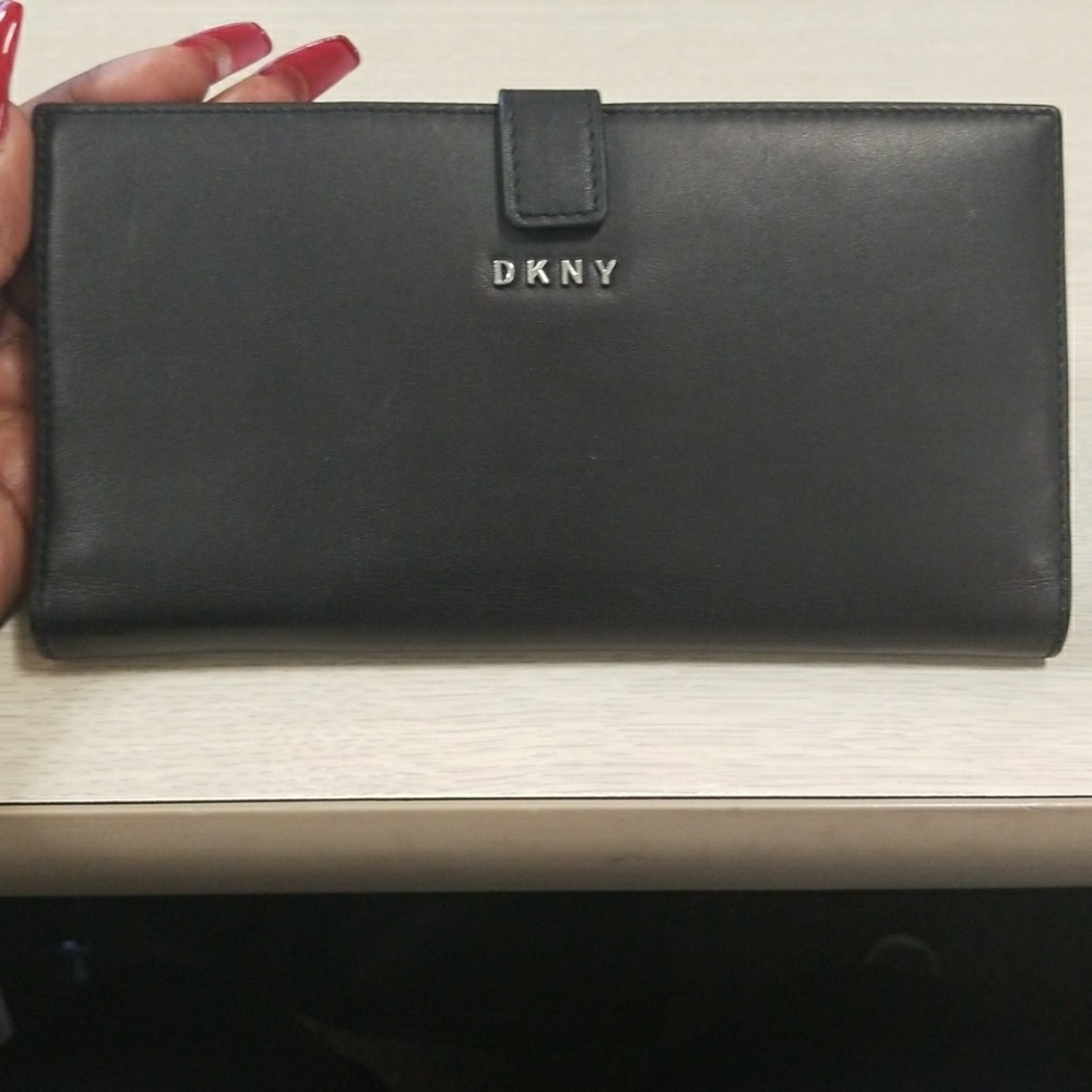 DKNY Checkbook Wallet